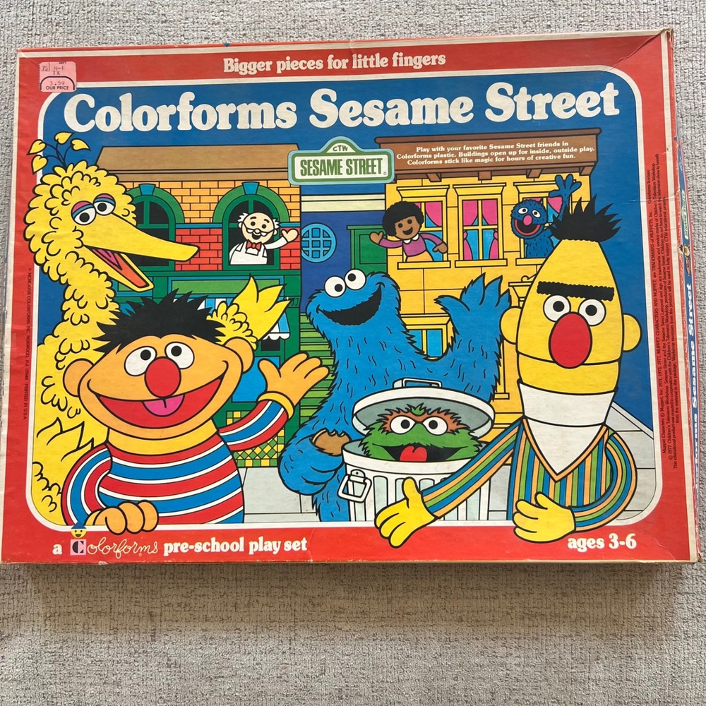 Vintage 1977 Colorforms Sesame Street Pre-School Play Set Big Bird Ernie Bert
